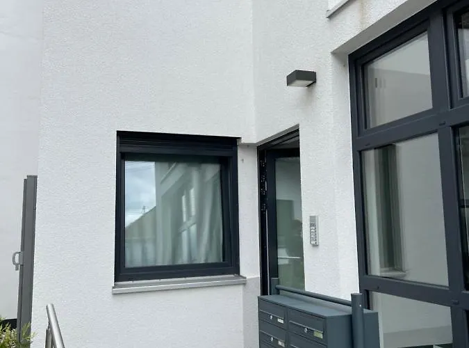Gemuetliches Studio-Apartment In Karlsruhe Neureut - Naehe Uni-Kit-Messe, Fussbodenheizung, Regendusche, Waschmaschine, Stellplatz